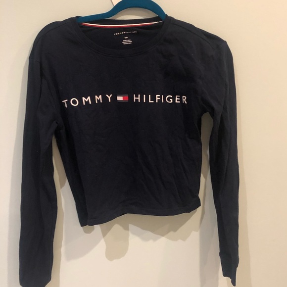 Tommy Hilfiger Tops - Tommy Hilfiger cropped long sleeve